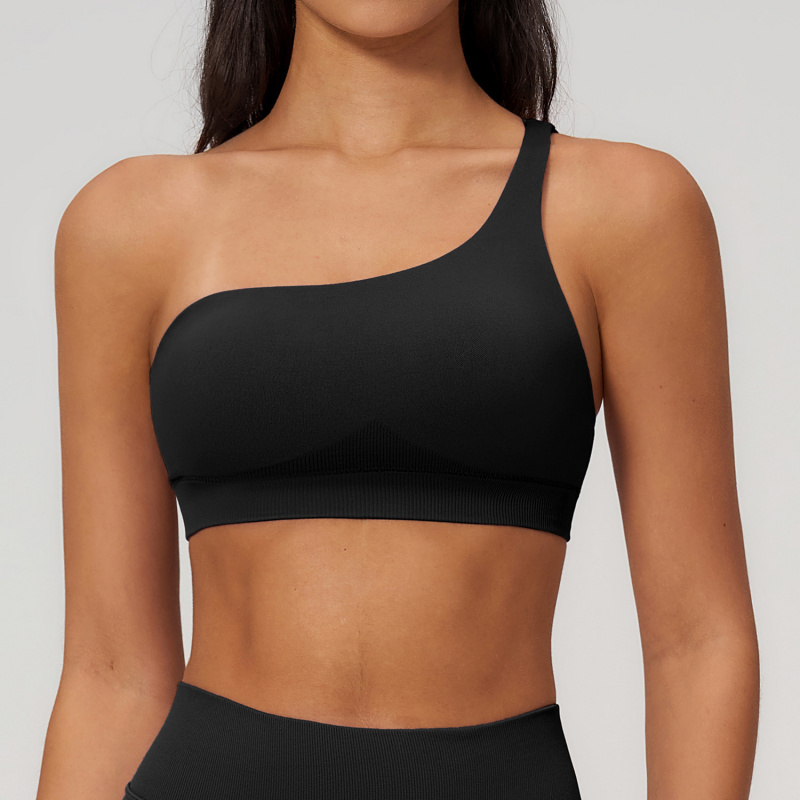 حمالة صدر رياضية نسائية بكتف و - مراجعة Quick Dry Underwear وسعره