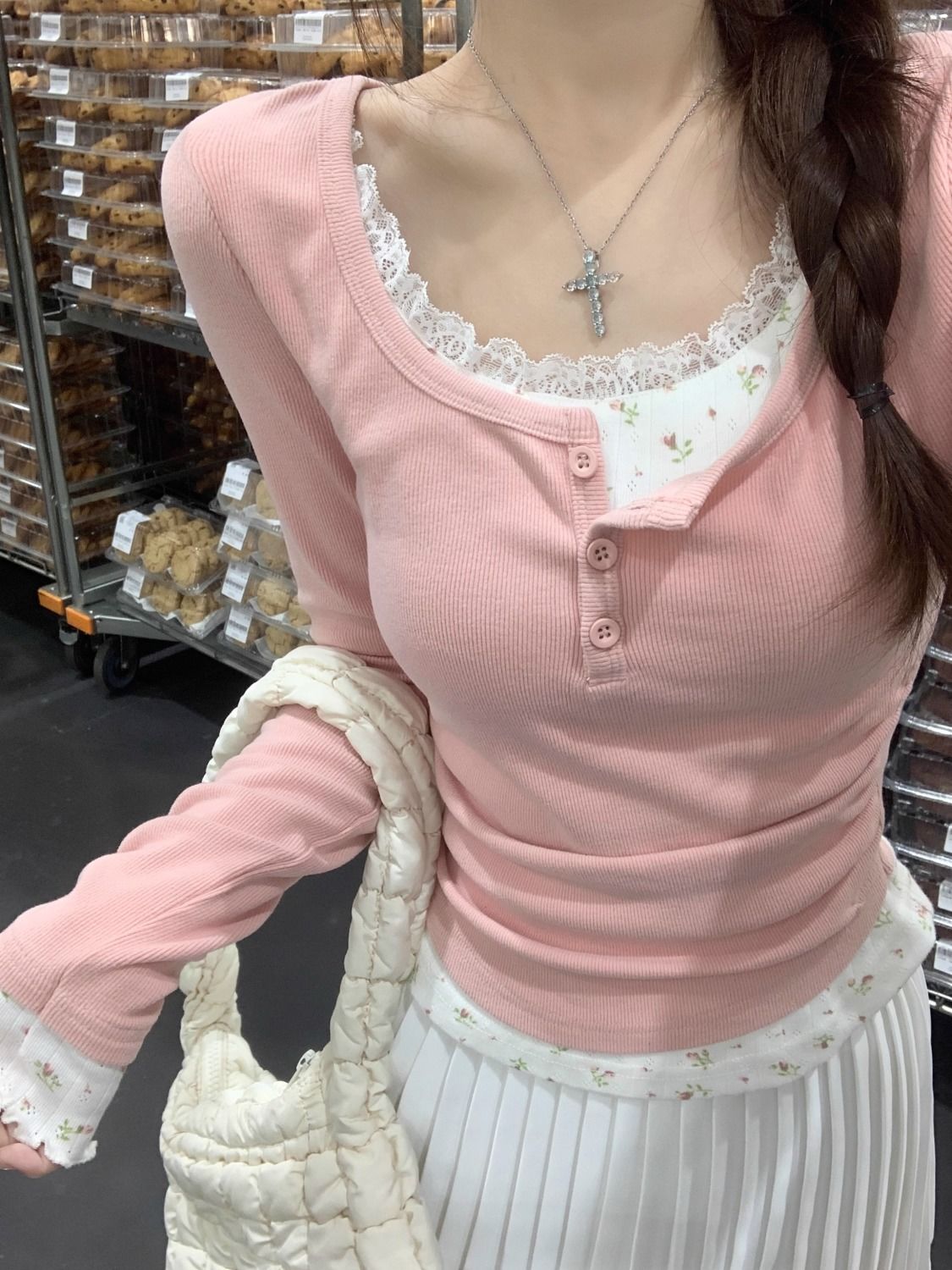 2026 تي شيرت نسائي وردي مزخرف  - مراجعة Undershirt Crew Neck وسعره